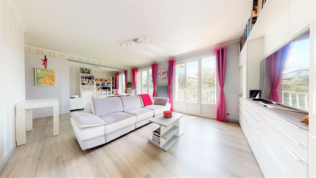 Achat appartement à vendre 4 pièces 106 m² - Bron