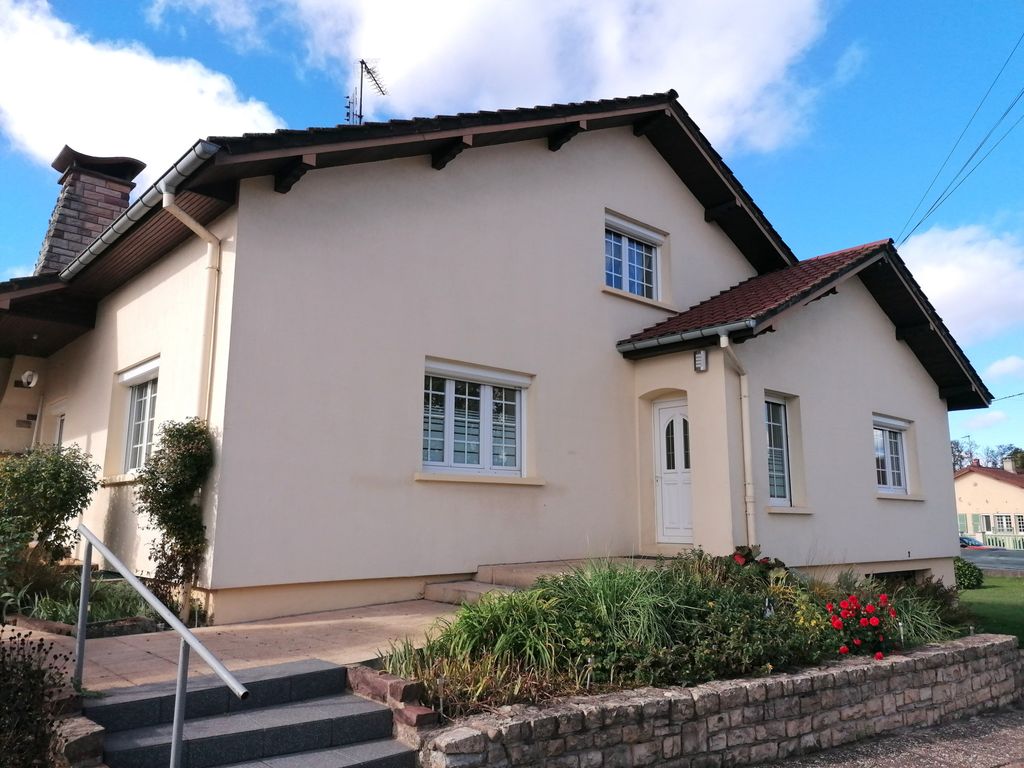 Achat maison à vendre 4 chambres 165 m² - Luxeuil-les-Bains