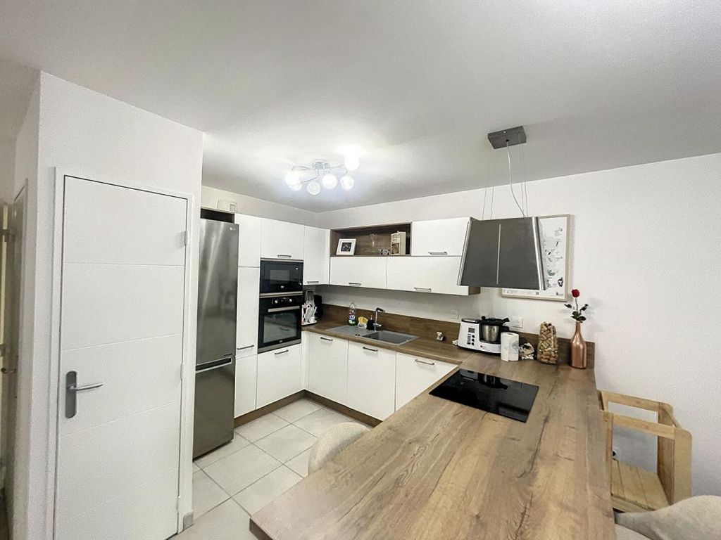 Achat appartement à vendre 3 pièces 64 m² - Lyon 8ème arrondissement