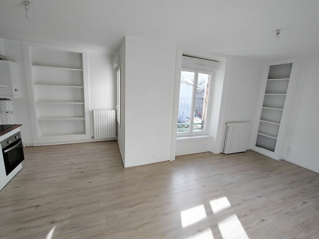 Achat maison à vendre 7 chambres 215 m² - Saint-Junien