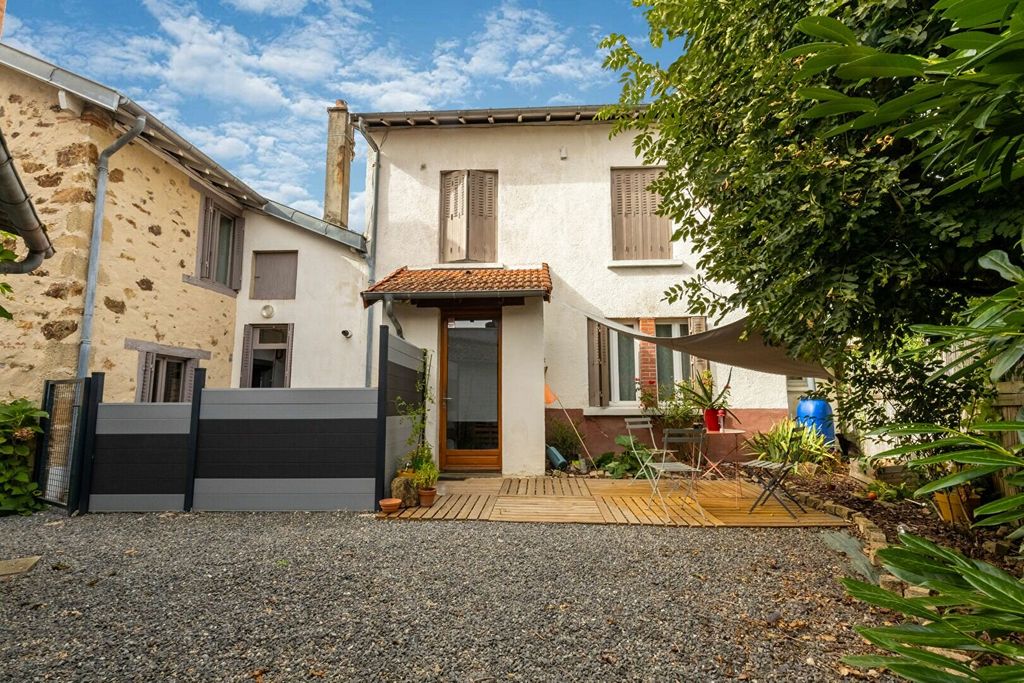 Achat maison à vendre 4 chambres 113 m² - Saint-Just-le-Martel