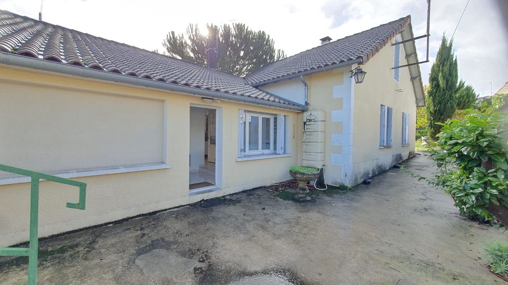 Achat maison à vendre 3 chambres 116 m² - Gond-Pontouvre