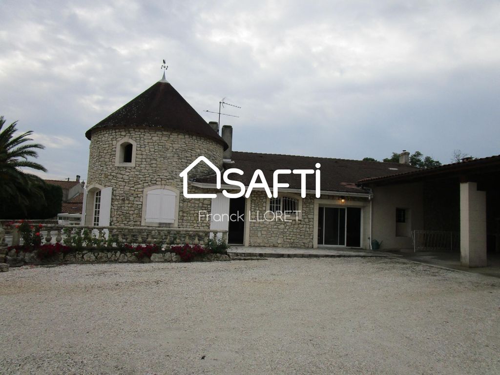 Achat maison à vendre 4 chambres 235 m² - Saint-Christoly-Médoc