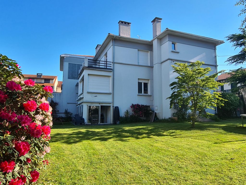 Achat maison à vendre 5 chambres 280 m² - Lourdes