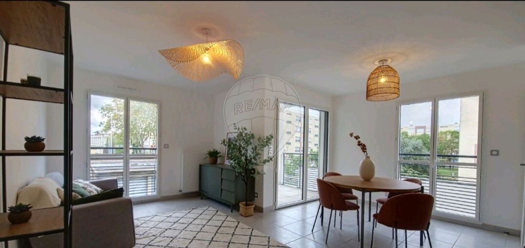 Achat appartement à vendre 3 pièces 60 m² - Lyon 8ème arrondissement