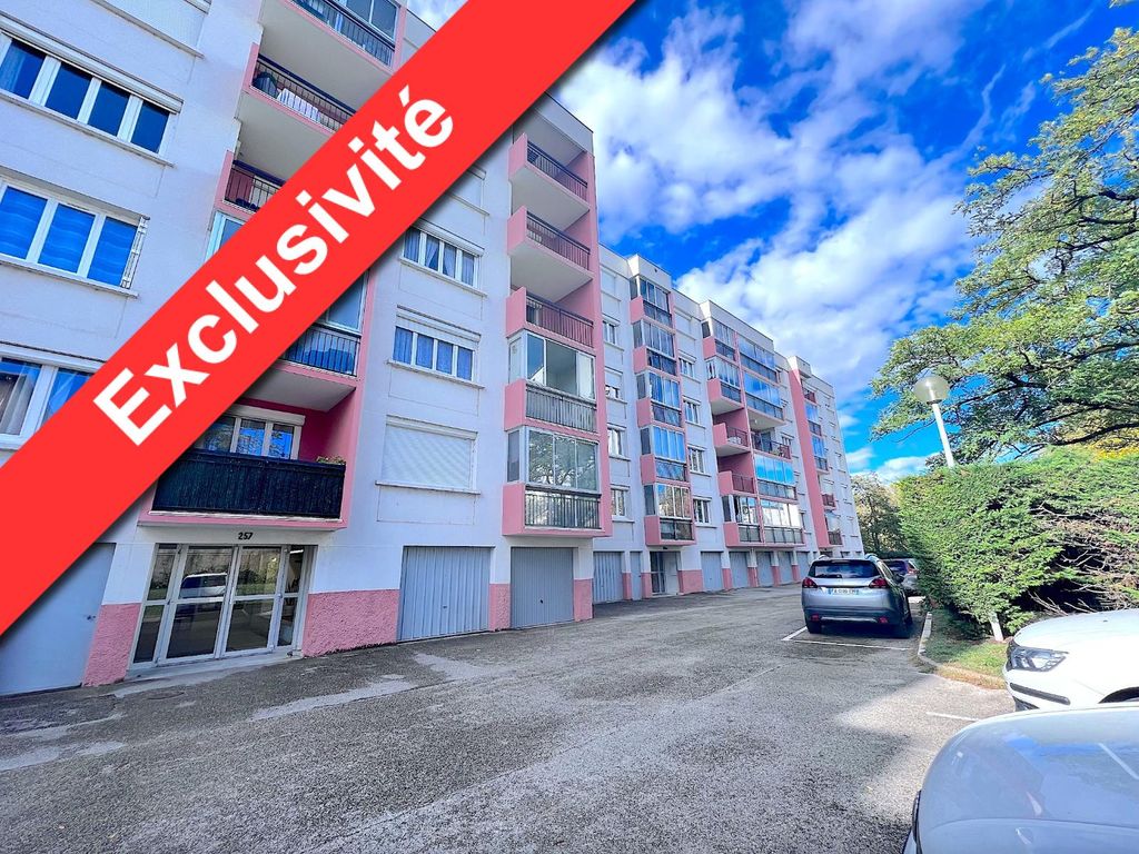 Achat appartement à vendre 3 pièces 69 m² - Décines-Charpieu
