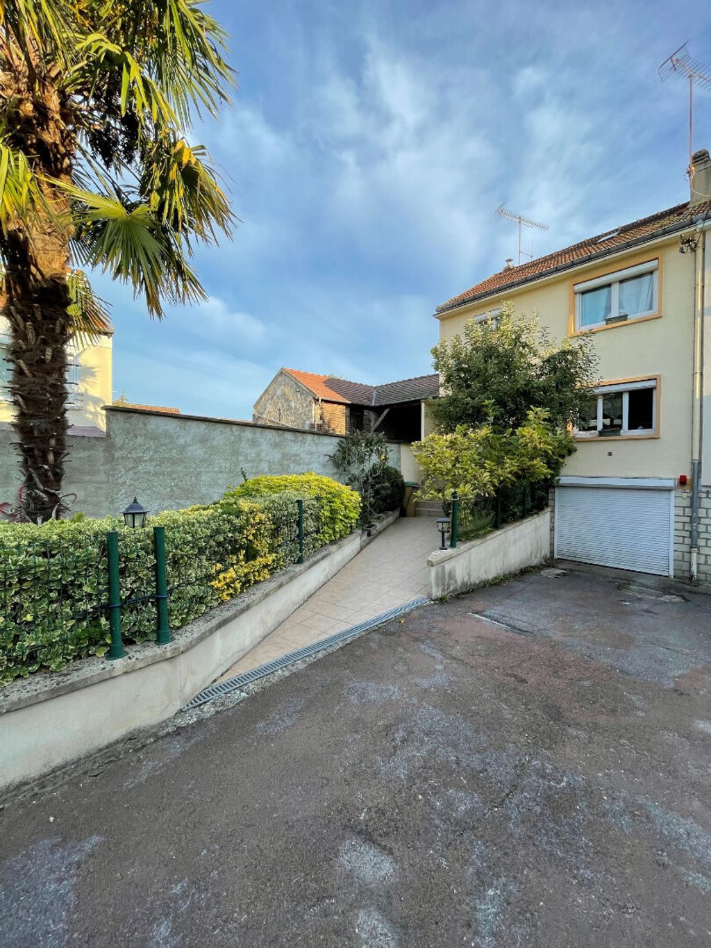 Achat maison à vendre 4 chambres 109 m² - Beaumont-sur-Oise