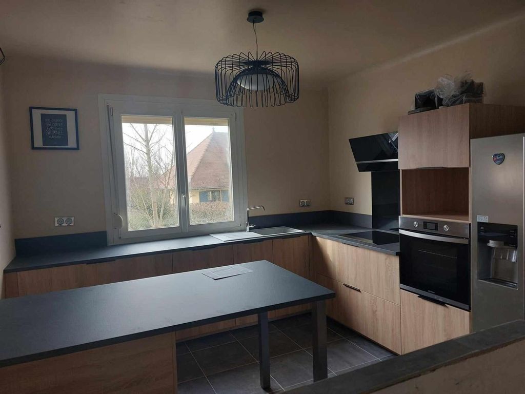 Achat maison à vendre 3 chambres 150 m² - Poligny