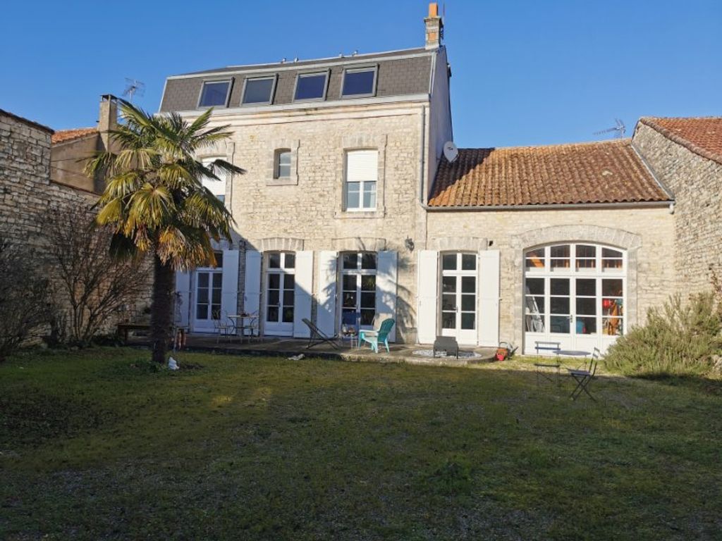 Achat maison à vendre 5 chambres 225 m² - Mansle