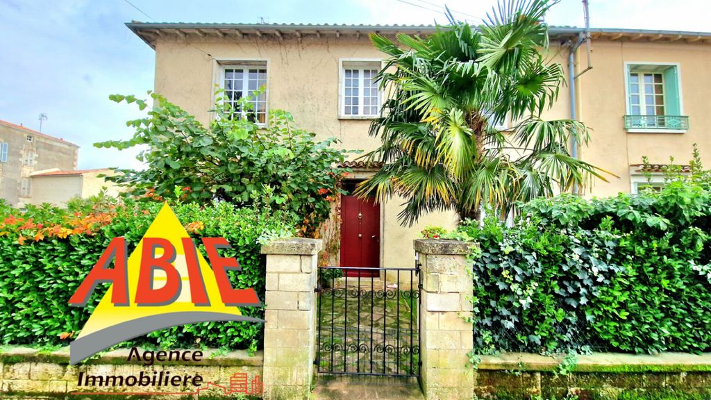 Achat maison à vendre 3 chambres 111 m² - Fontenay-le-Comte