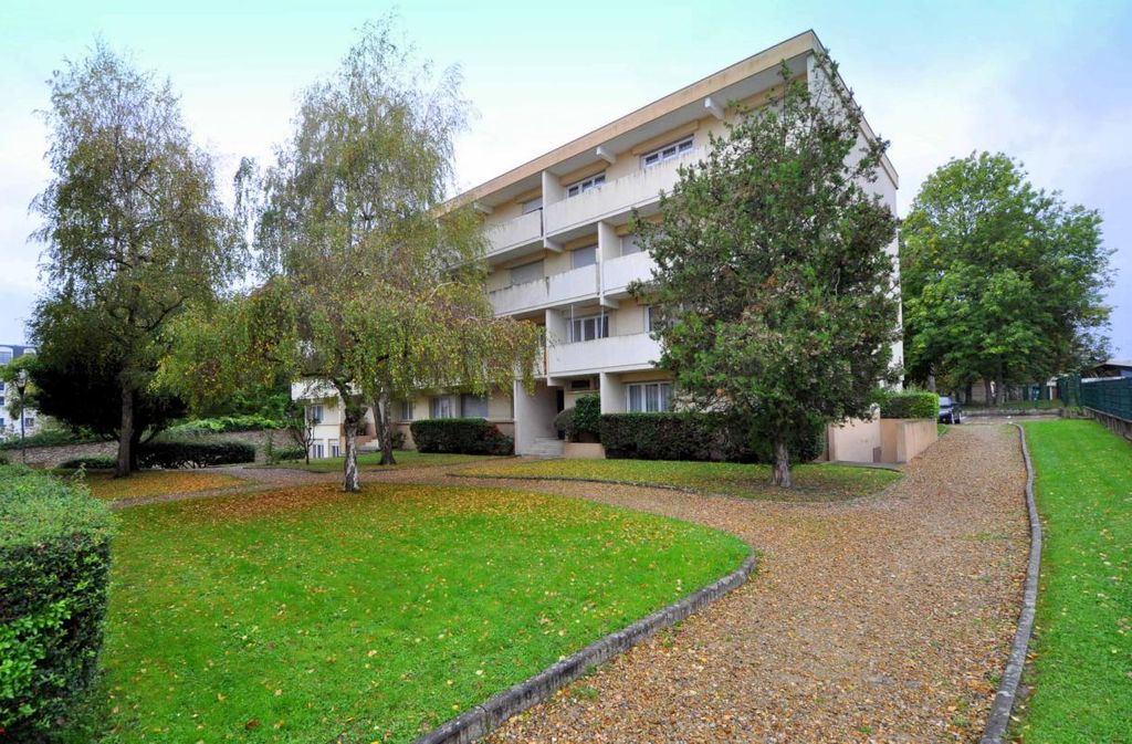 Achat appartement à vendre 4 pièces 74 m² - Saint-Fargeau-Ponthierry