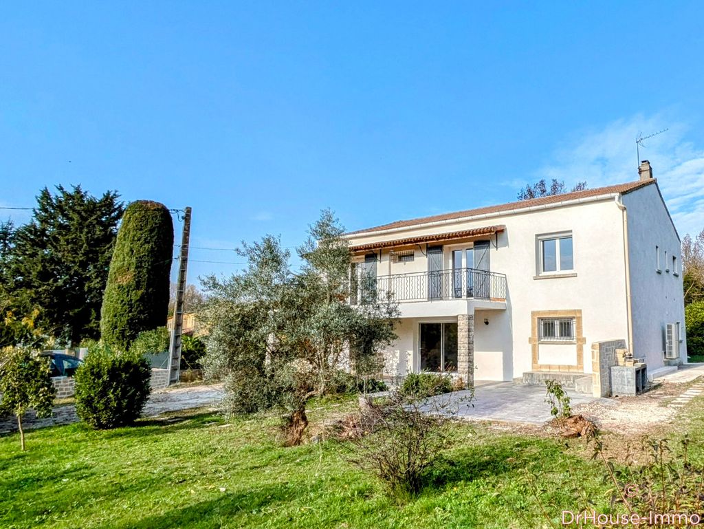 Achat maison à vendre 6 chambres 222 m² - Saint-Christol-lès-Alès