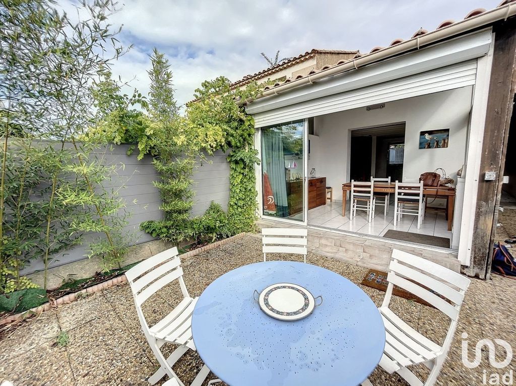 Achat maison à vendre 2 chambres 45 m² - Sanary-sur-Mer