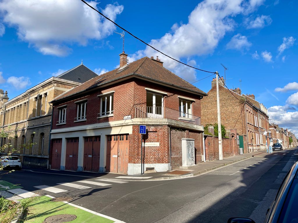 Achat maison à vendre 4 chambres 160 m² - Amiens