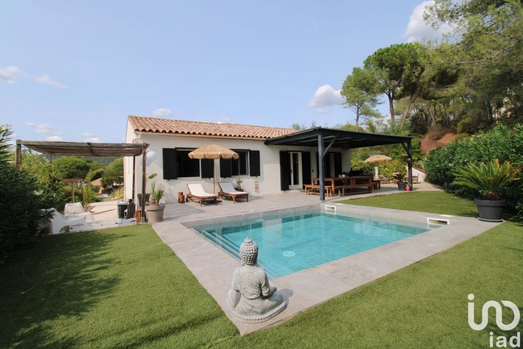 Achat maison à vendre 4 chambres 101 m² - Roquebrune-sur-Argens