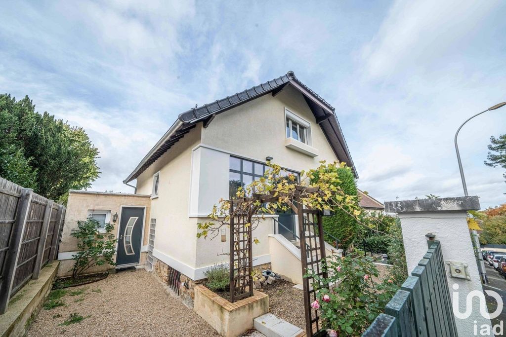 Achat maison à vendre 5 chambres 190 m² - Louveciennes