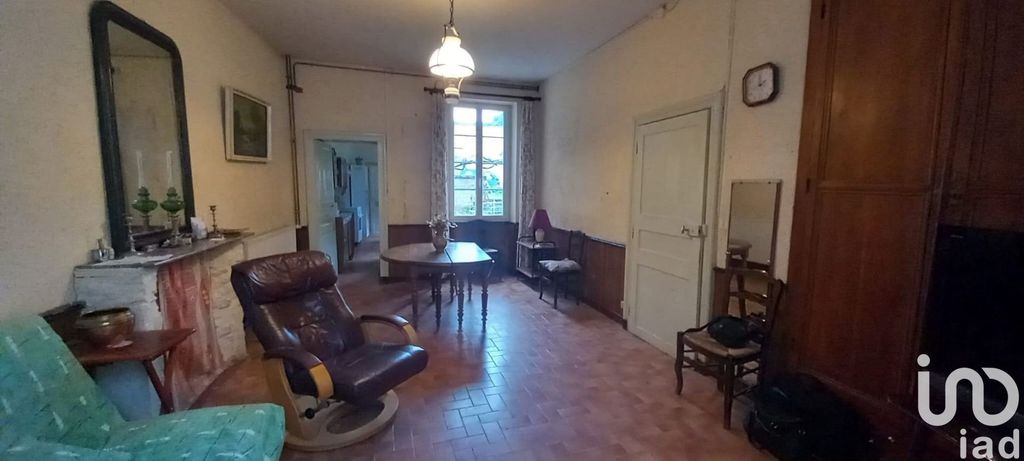 Achat maison à vendre 2 chambres 141 m² - Rouillac