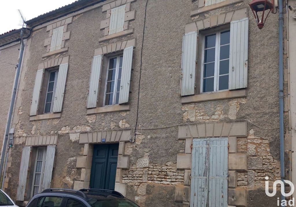 Achat maison à vendre 2 chambres 141 m² - Rouillac