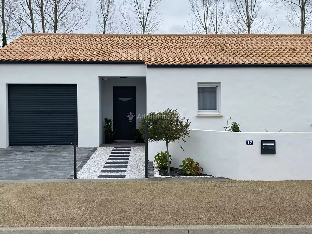 Achat maison à vendre 3 chambres 102 m² - Saint-Jean-de-Monts