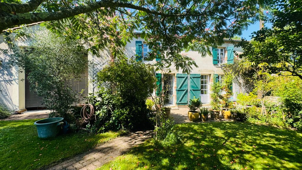 Achat maison à vendre 3 chambres 185 m² - La Roche-sur-Yon