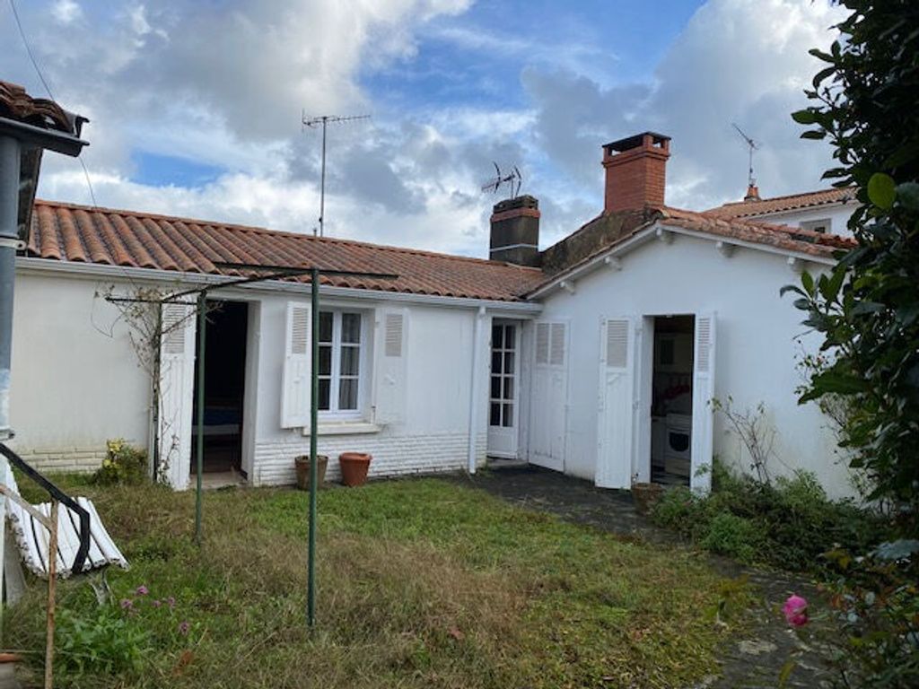 Achat maison à vendre 2 chambres 68 m² - Longeville-sur-Mer