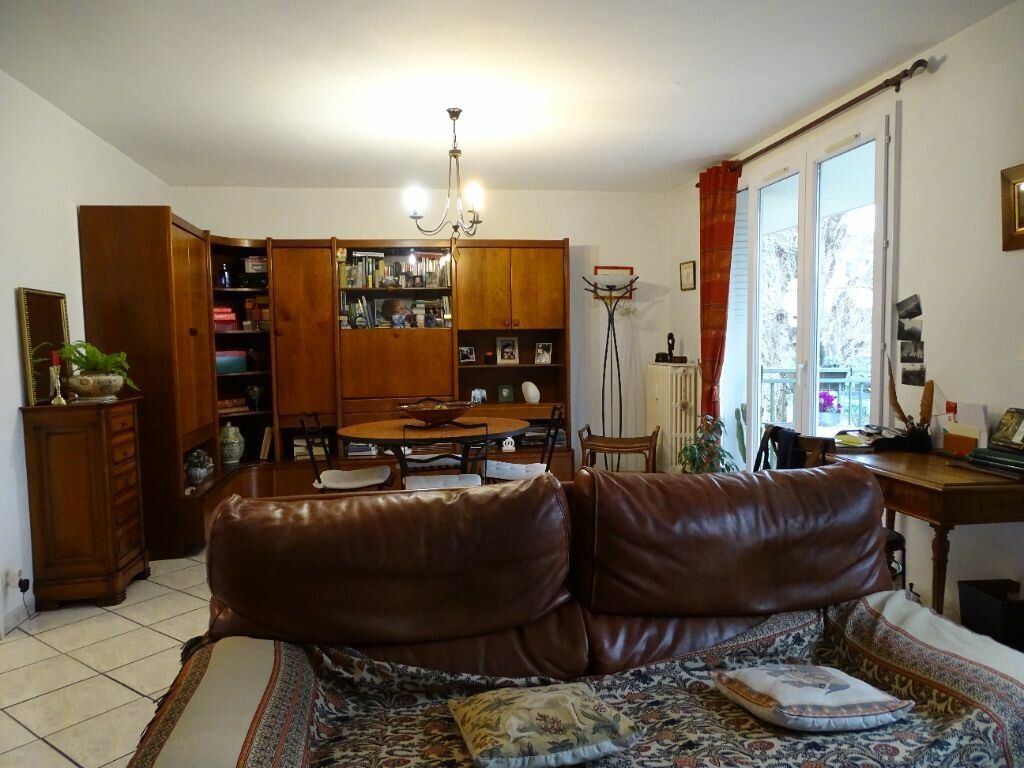 Achat appartement à vendre 3 pièces 78 m² - Saint-Jean-Bonnefonds