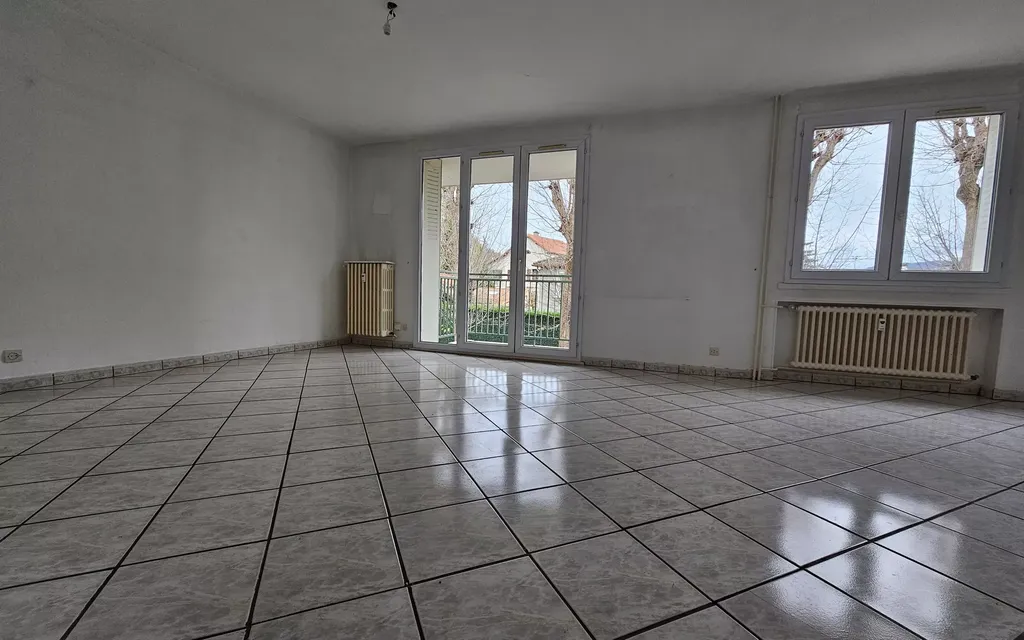 Achat appartement à vendre 3 pièces 78 m² - Saint-Jean-Bonnefonds