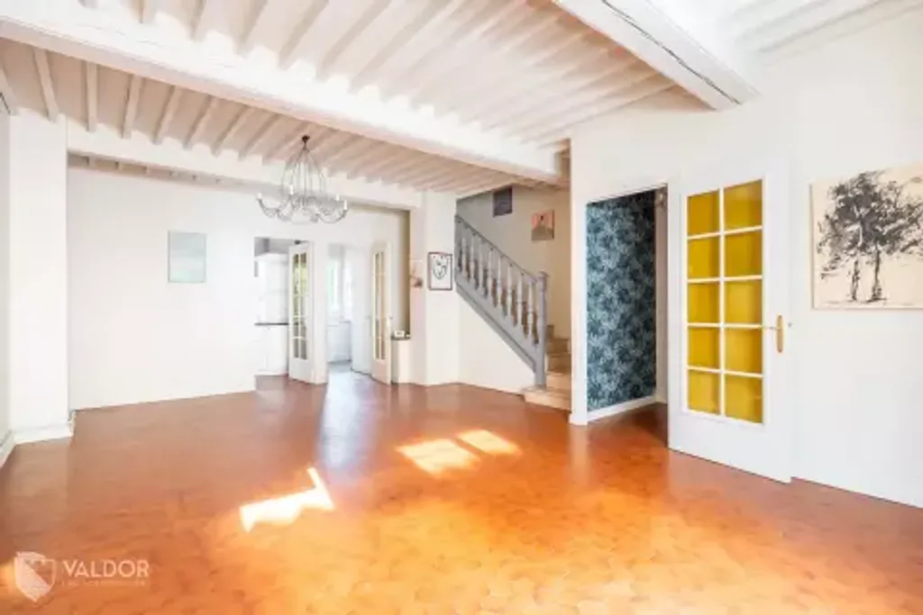 Achat maison à vendre 3 chambres 135 m² - Jassans-Riottier