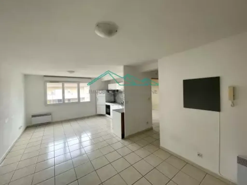 Achat appartement à vendre 2 pièces 48 m² - Saint-Estève