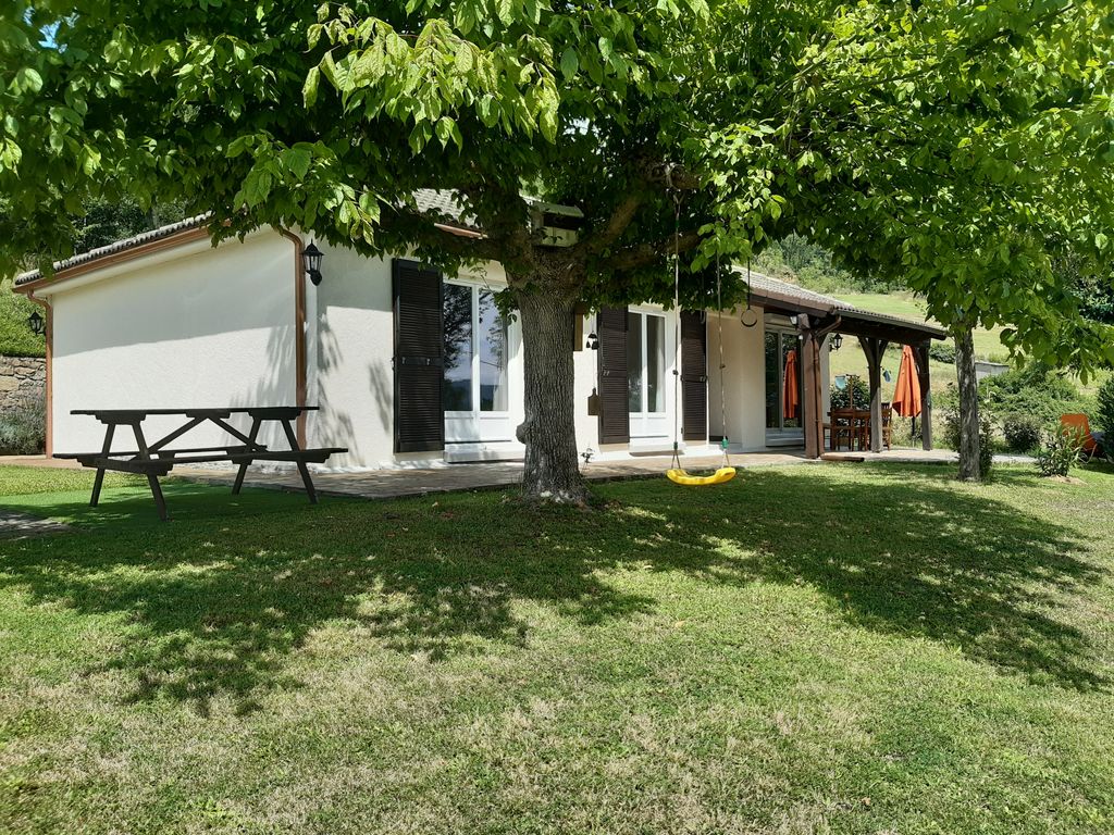 Achat maison à vendre 4 chambres 122 m² - Saint-Jean-Lespinasse