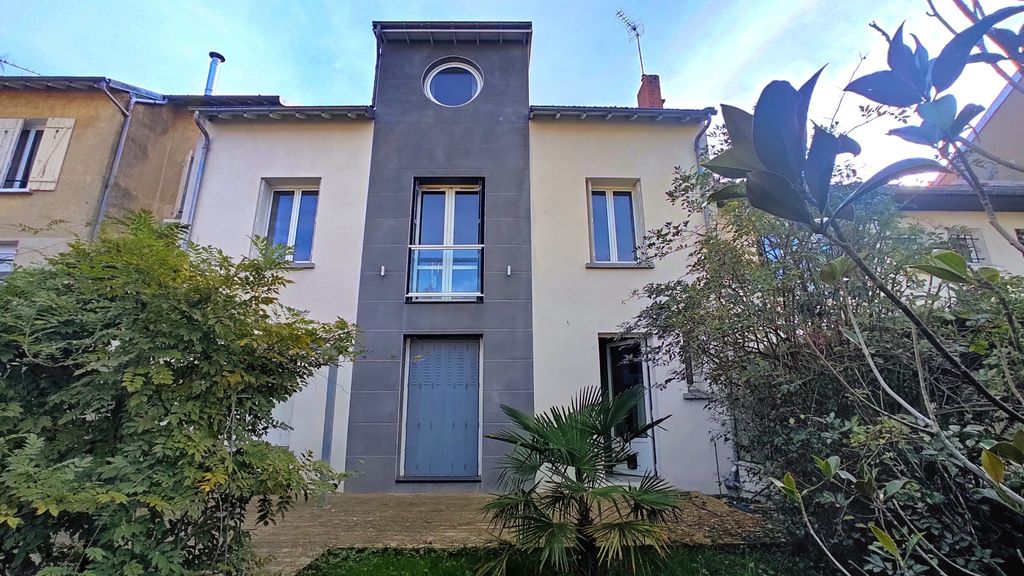 Achat maison à vendre 3 chambres 166 m² - Vichy