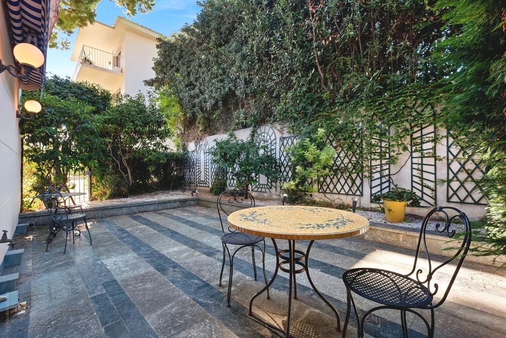 Achat appartement à vendre 3 pièces 54 m² - Saint-Jean-Cap-Ferrat