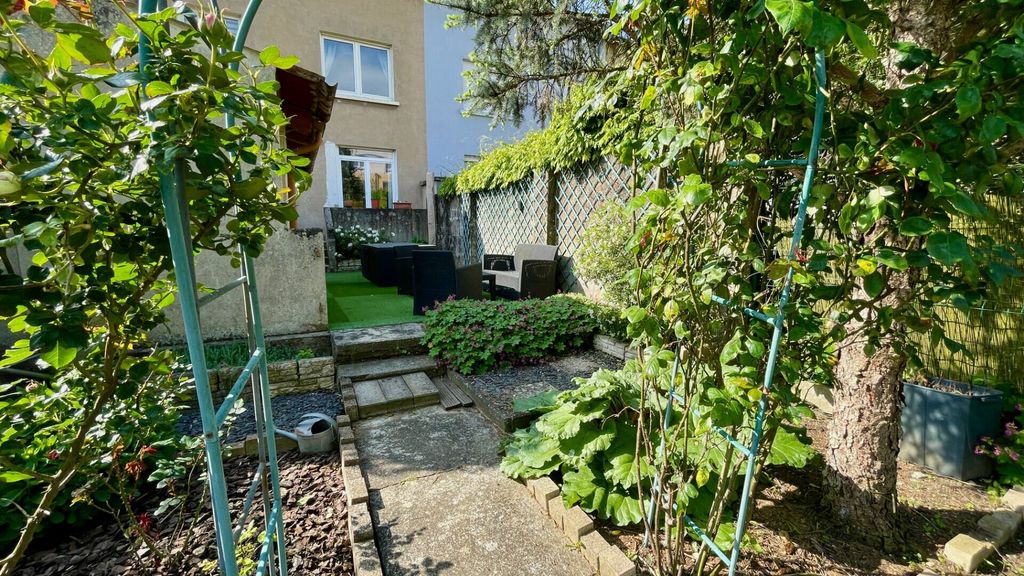 Achat maison à vendre 4 chambres 132 m² - Maizières-lès-Metz