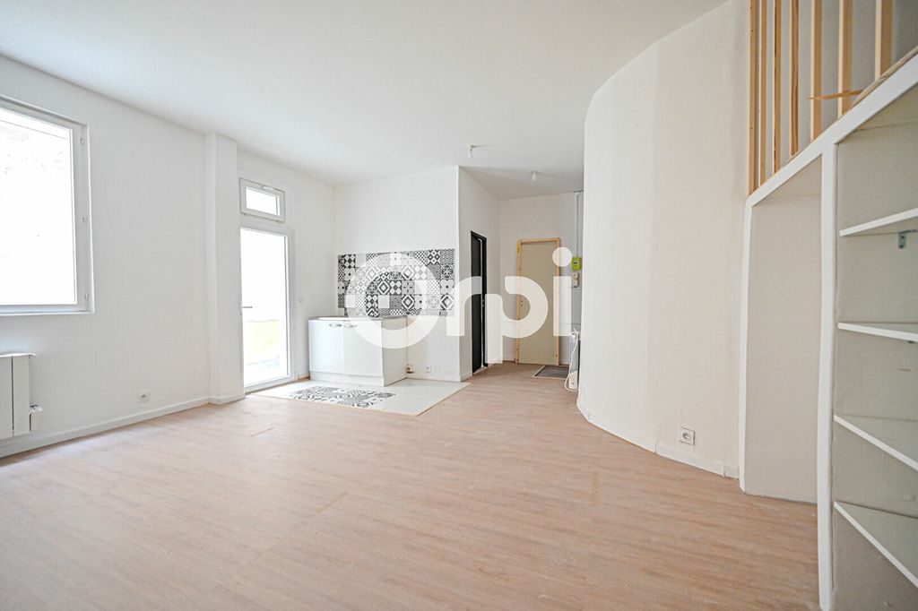 Achat loft à vendre 2 pièces 38 m² - Paris 18ème arrondissement