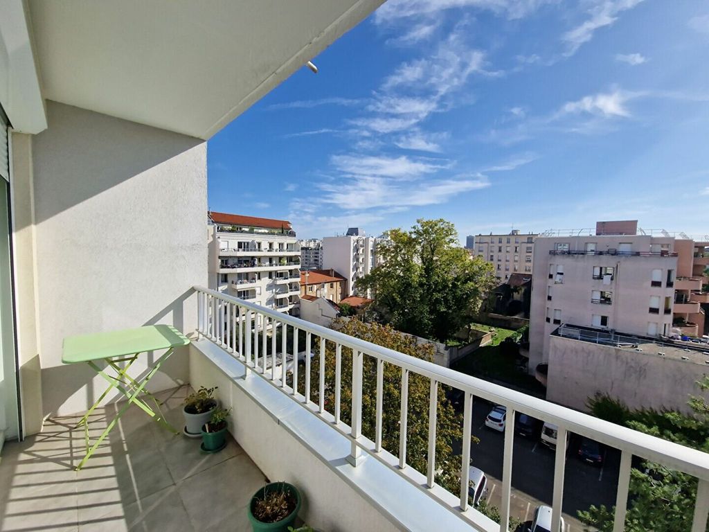 Achat appartement à vendre 2 pièces 39 m² - Lyon 8ème arrondissement