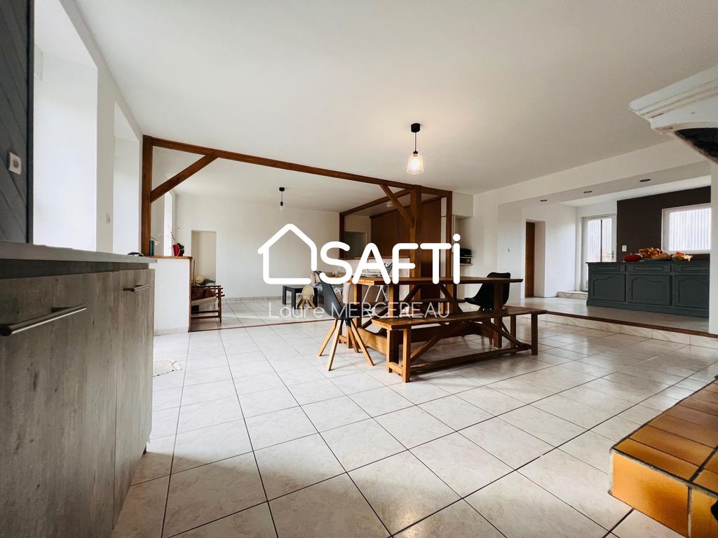 Achat maison à vendre 4 chambres 144 m² - Saint-Étienne-du-Bois