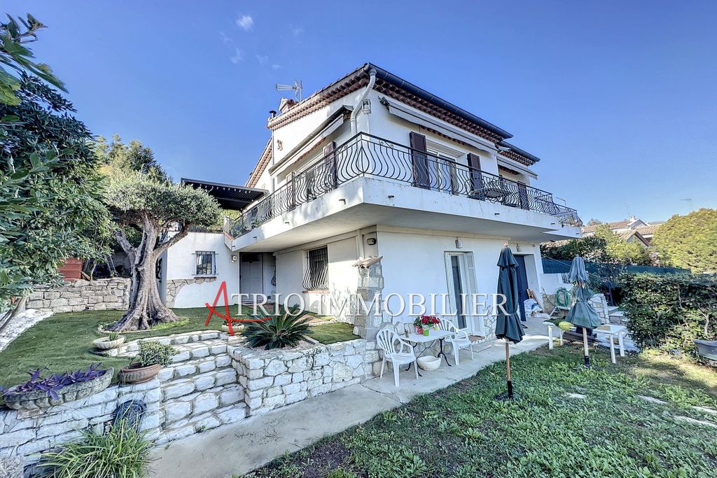 Achat maison à vendre 3 chambres 160 m² - Cagnes-sur-Mer