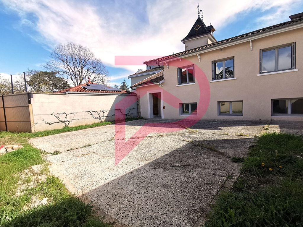 Achat maison à vendre 5 chambres 225 m² - Grézieu-la-Varenne