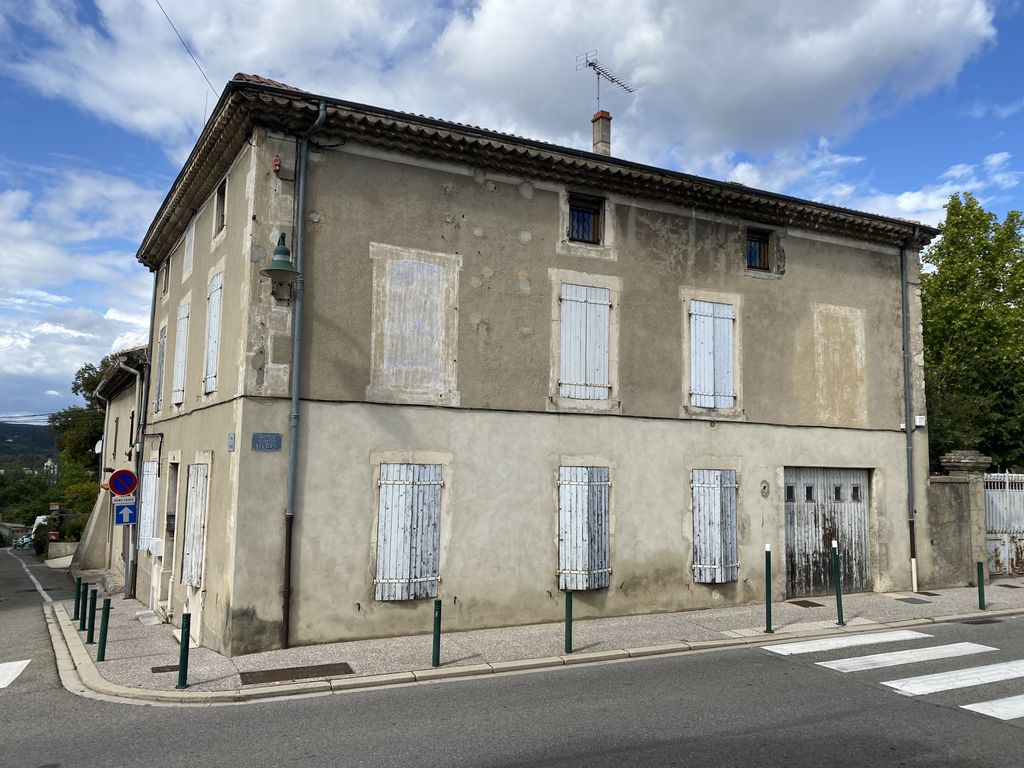 Achat appartement à vendre 5 pièces 137 m² - Châteauneuf-du-Rhône