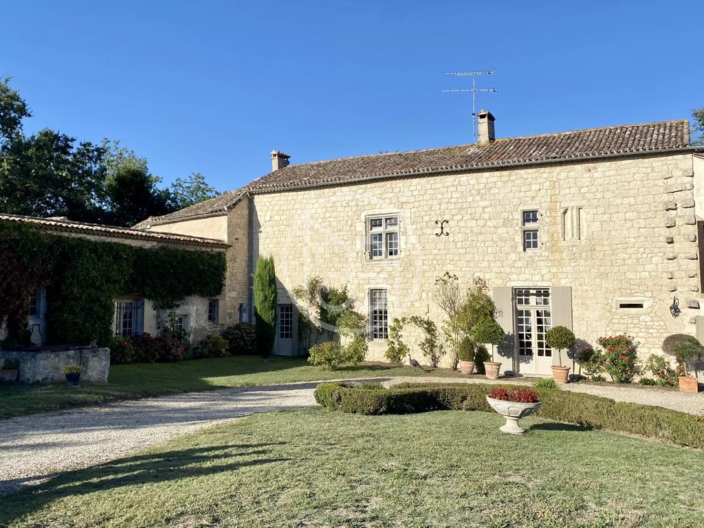 Achat maison à vendre 4 chambres 498 m² - Duras