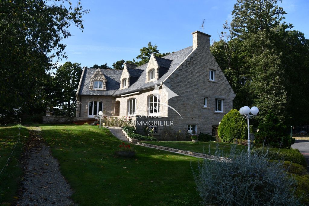 Achat maison à vendre 5 chambres 236 m² - Dinan