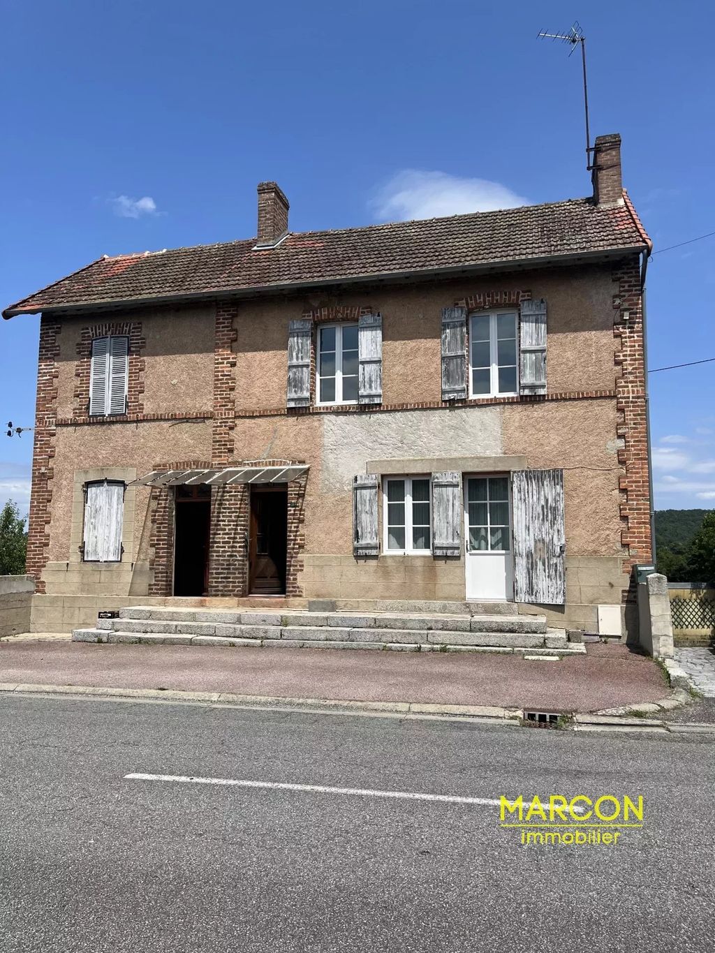 Achat maison à vendre 4 chambres 120 m² - Lavaveix-les-Mines