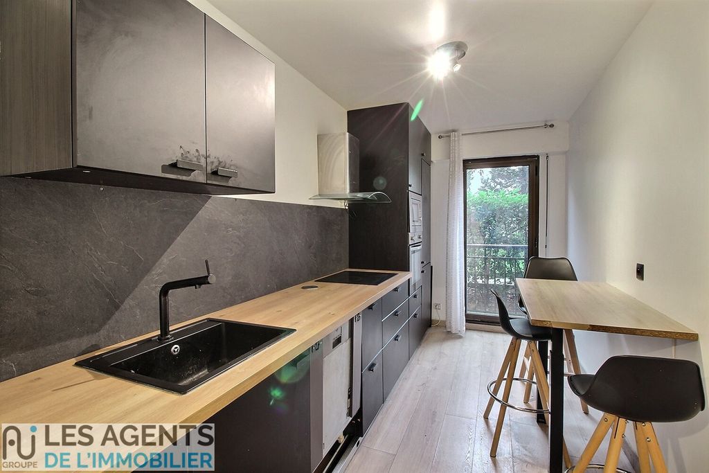 Achat appartement à vendre 3 pièces 82 m² - Puteaux