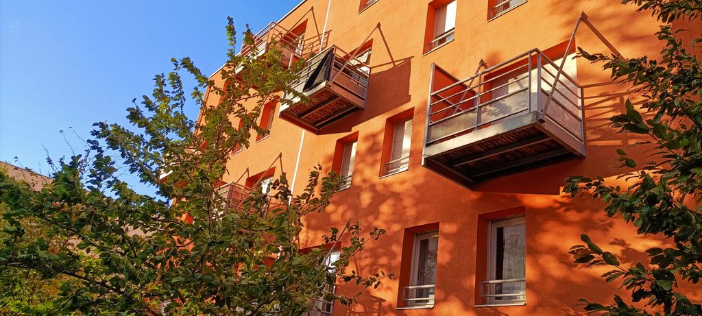 Achat appartement à vendre 3 pièces 54 m² - Pierre-Bénite