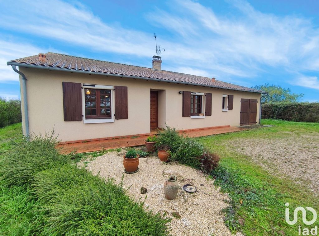 Achat maison à vendre 2 chambres 103 m² - Montmorillon