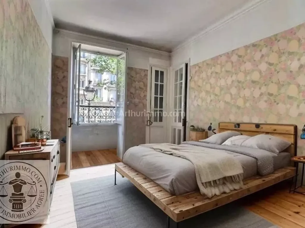 Achat appartement 7 pièce(s) Paris 10ème arrondissement