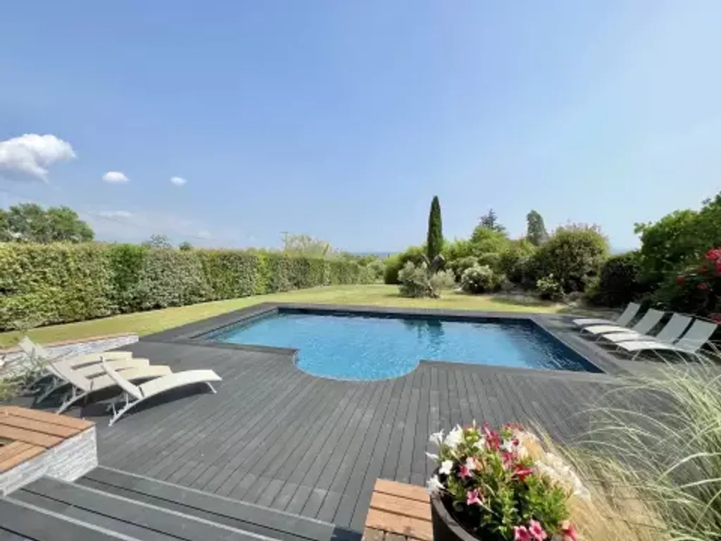 Achat maison à vendre 4 chambres 280 m² - Aix-en-Provence