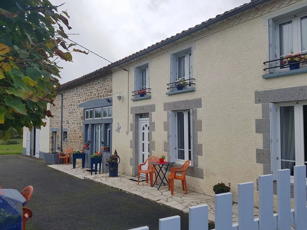 Achat maison à vendre 2 chambres 118 m² - Thiat