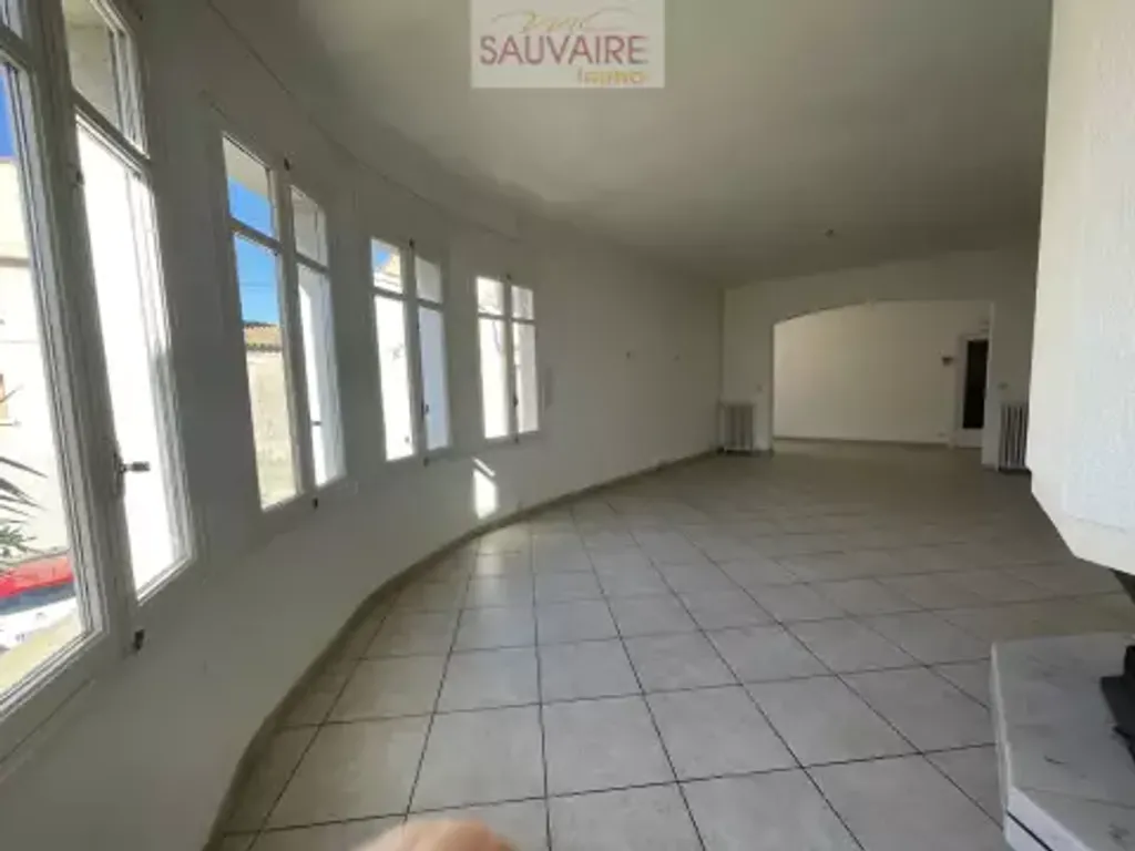 Achat maison à vendre 4 chambres 154 m² - Saint-Laurent-de-la-Salanque