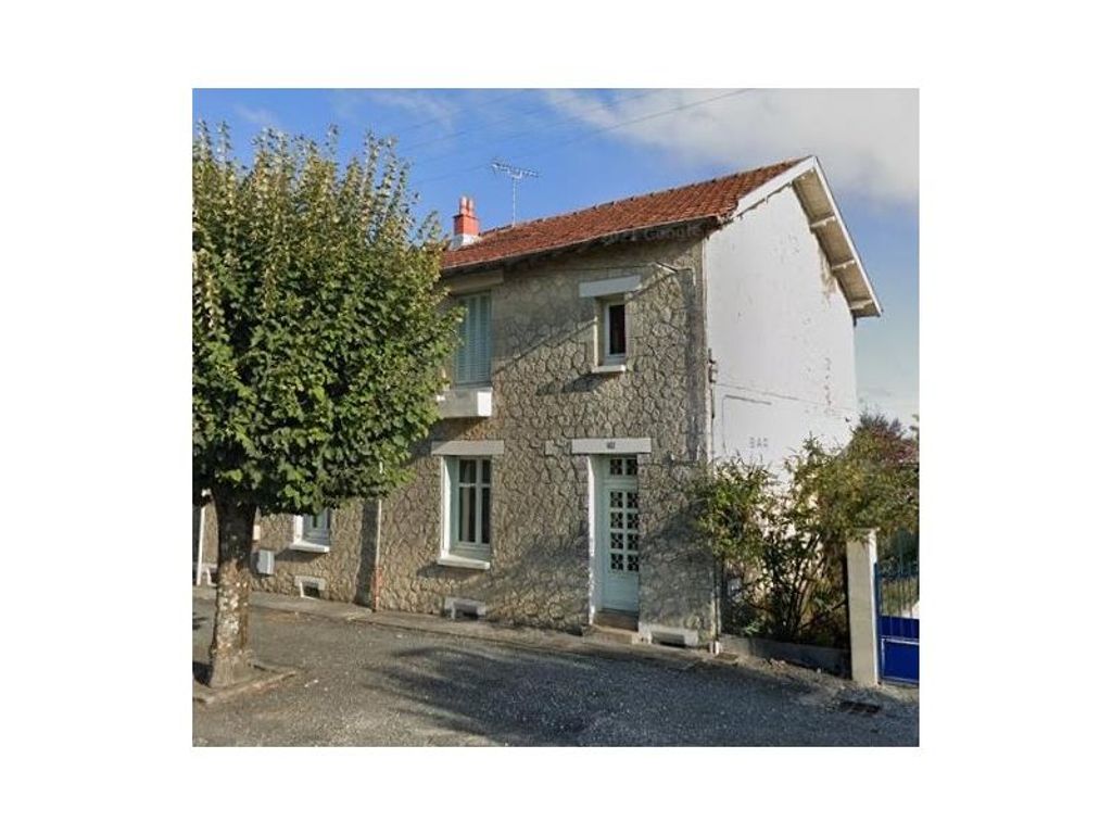 Achat maison à vendre 2 chambres 79 m² - Saint-Jean-d'Angély